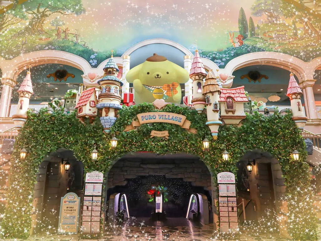 ポムポムプリンの大きなバルーンがお出迎え！エントランスフォトスポット